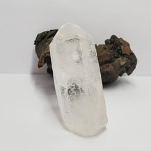 Load image into Gallery viewer, Clear Quartz Point